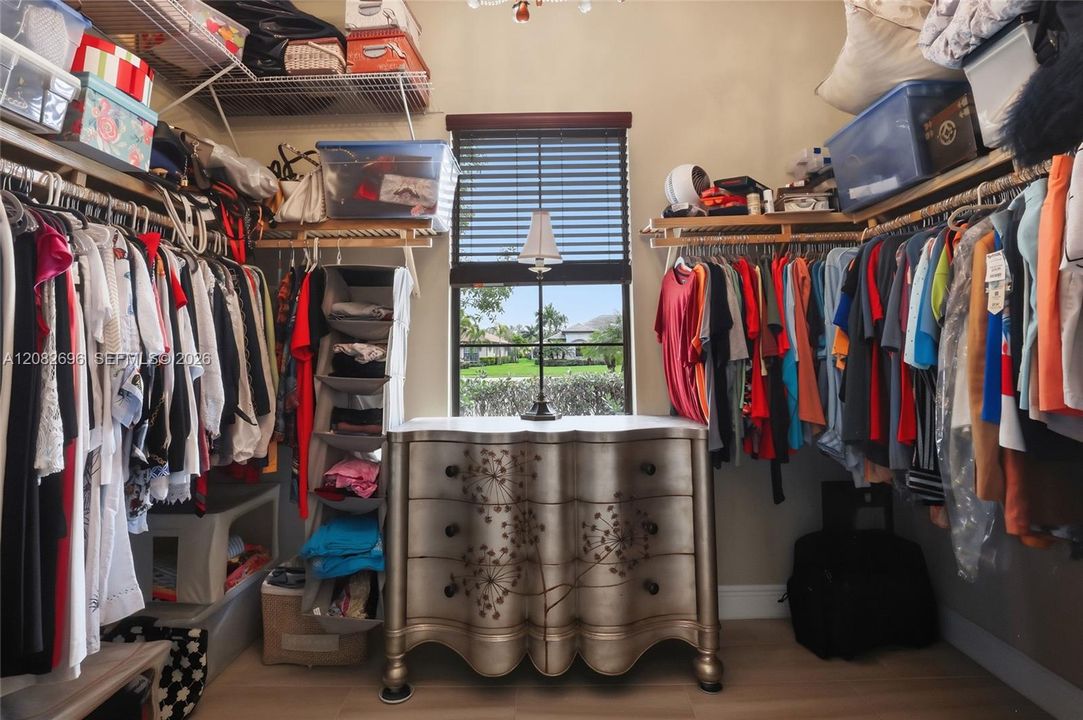 En Venta: $1,199,900 (3 camas, 3 baños, 2983 Pies cuadrados)