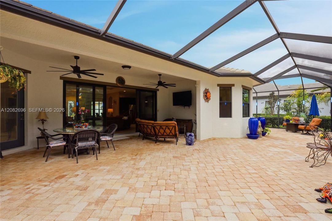 En Venta: $1,199,900 (3 camas, 3 baños, 2983 Pies cuadrados)