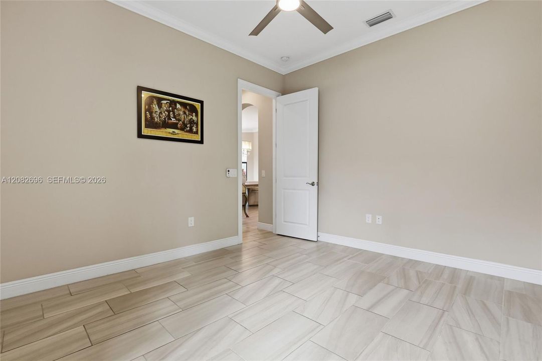 En Venta: $1,199,900 (3 camas, 3 baños, 2983 Pies cuadrados)