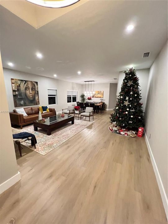 En Renta: $6,250 (5 camas, 2 baños, 2845 Pies cuadrados)
