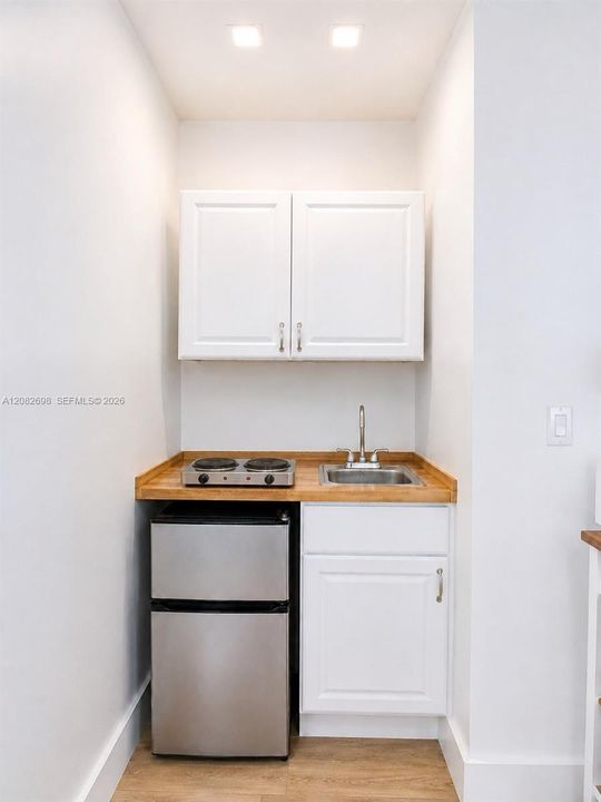 For Rent: $1,745 (0 beds, 1 baths, 352 Square Feet)