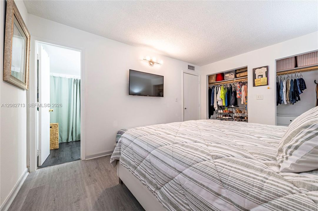 En Renta: $2,400 (2 camas, 2 baños, 950 Pies cuadrados)