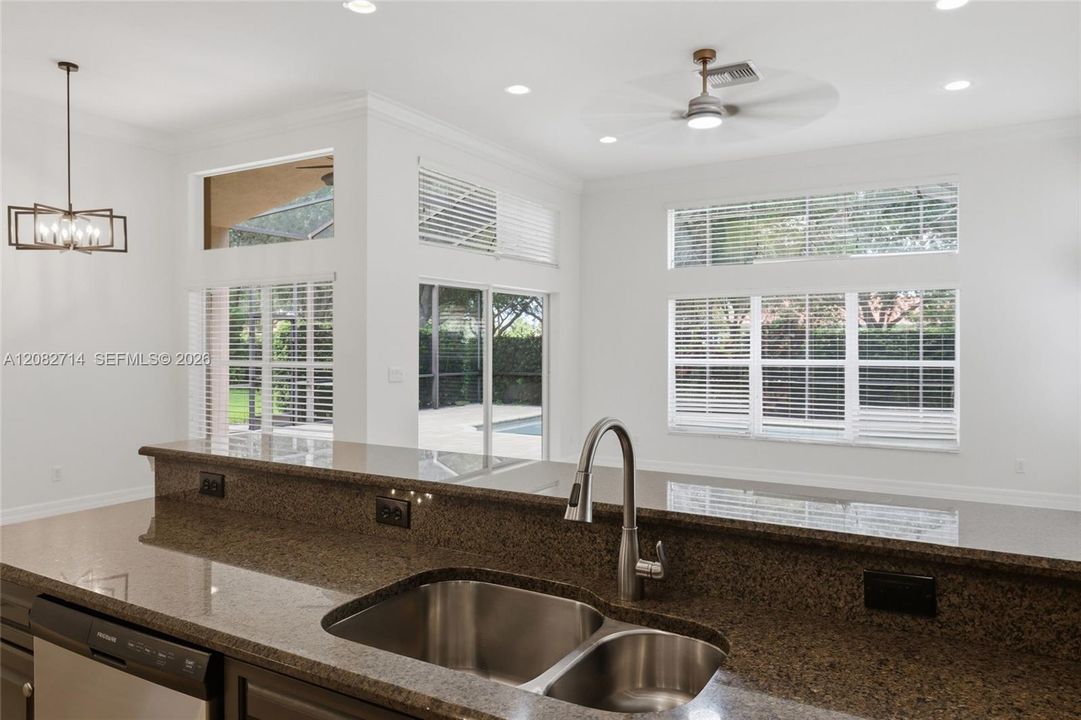 En Venta: $719,000 (3 camas, 2 baños, 0 Pies cuadrados)