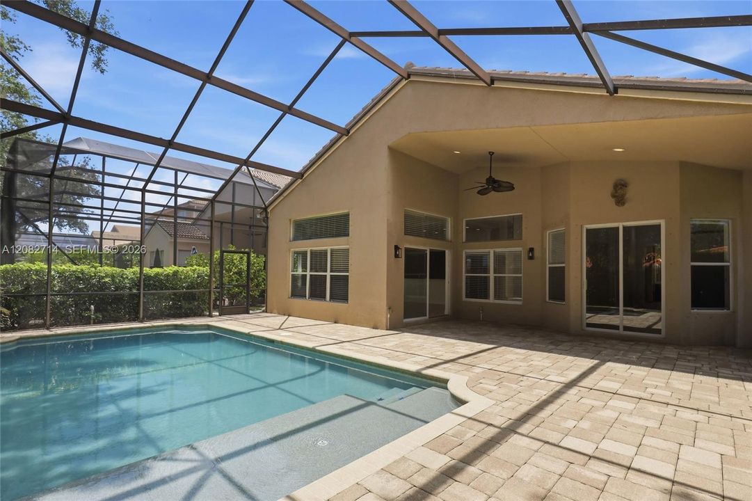 En Venta: $719,000 (3 camas, 2 baños, 0 Pies cuadrados)