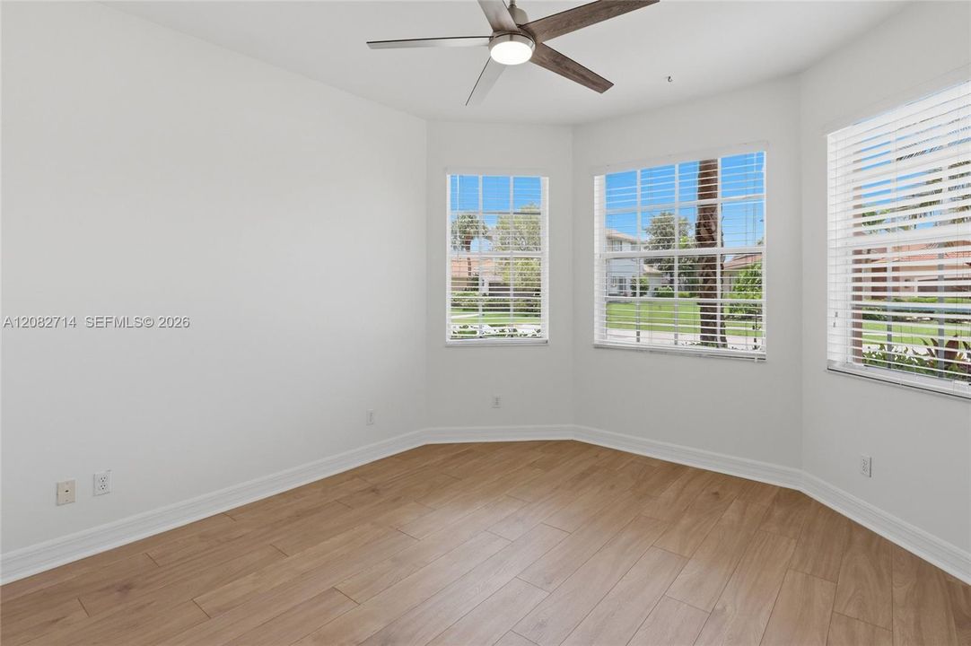 En Venta: $719,000 (3 camas, 2 baños, 0 Pies cuadrados)