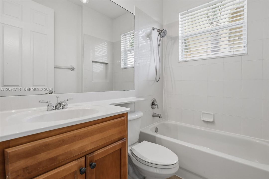 En Venta: $719,000 (3 camas, 2 baños, 0 Pies cuadrados)