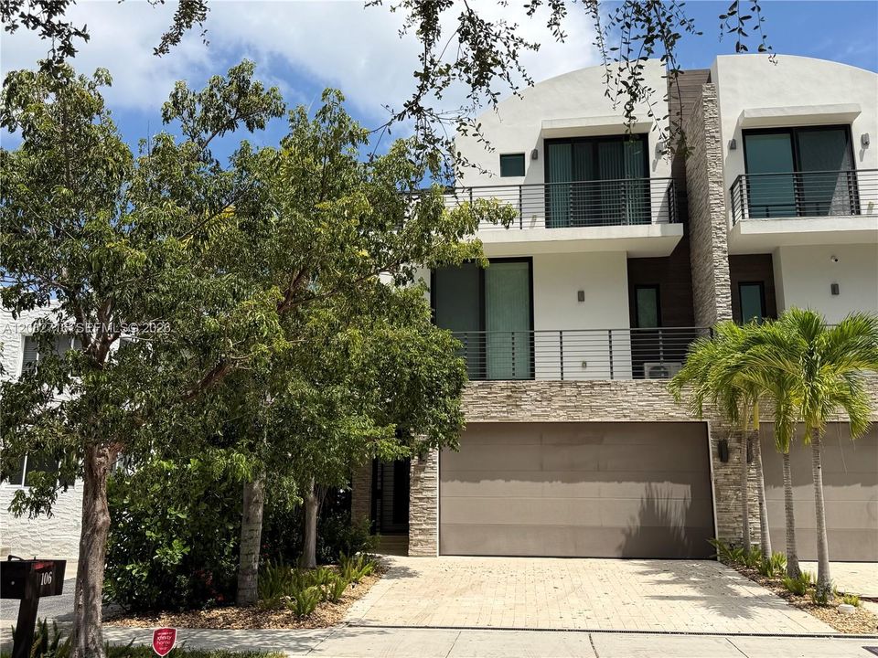 For Rent: $11,500 (4 beds, 4 baths, 2901 Square Feet)
