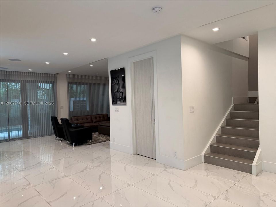 For Rent: $11,500 (4 beds, 4 baths, 2901 Square Feet)