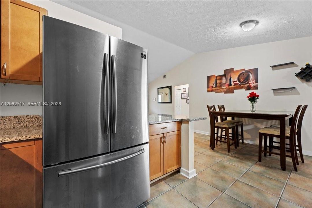 На продажу: $319,000 (3 спален, 2 ванн, 1668 Квадратных фут)