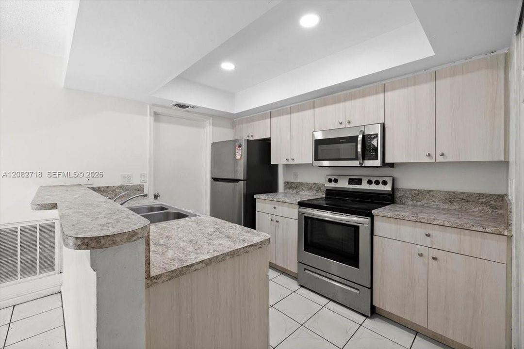 На продажу: $365,000 (3 спален, 2 ванн, 1150 Квадратных фут)
