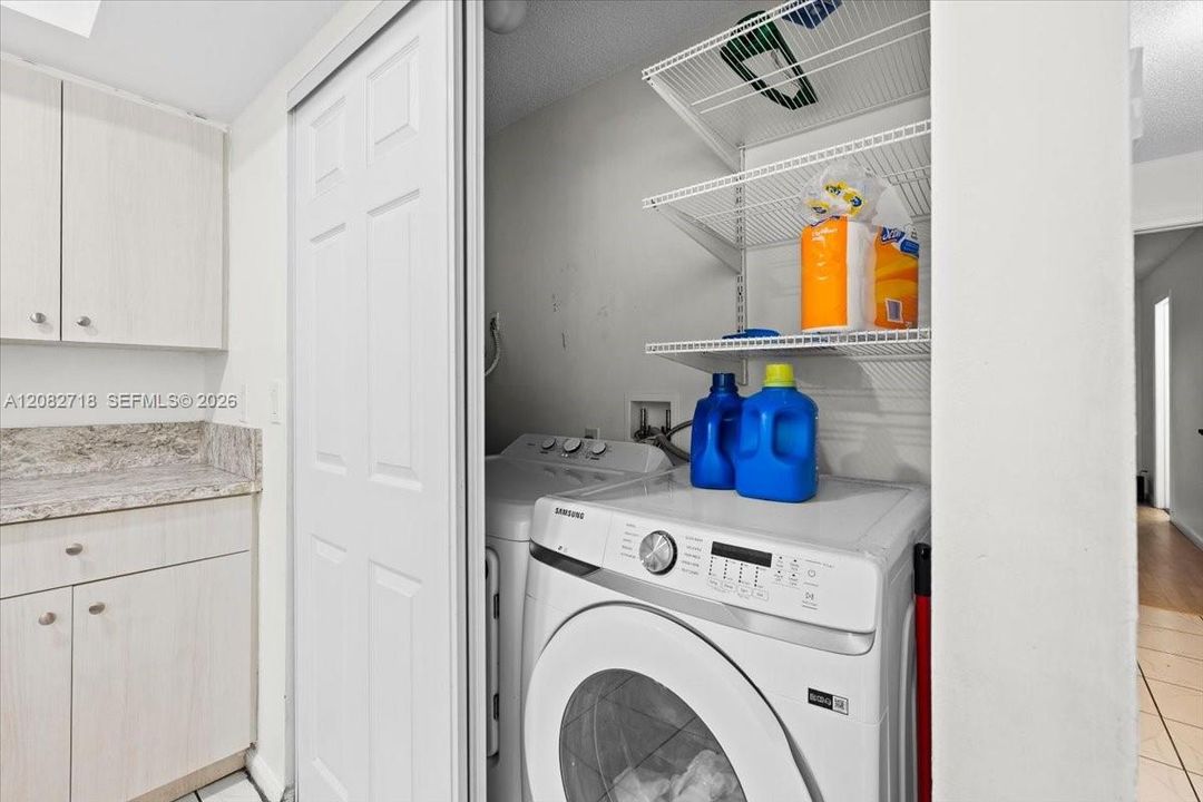 На продажу: $365,000 (3 спален, 2 ванн, 1150 Квадратных фут)