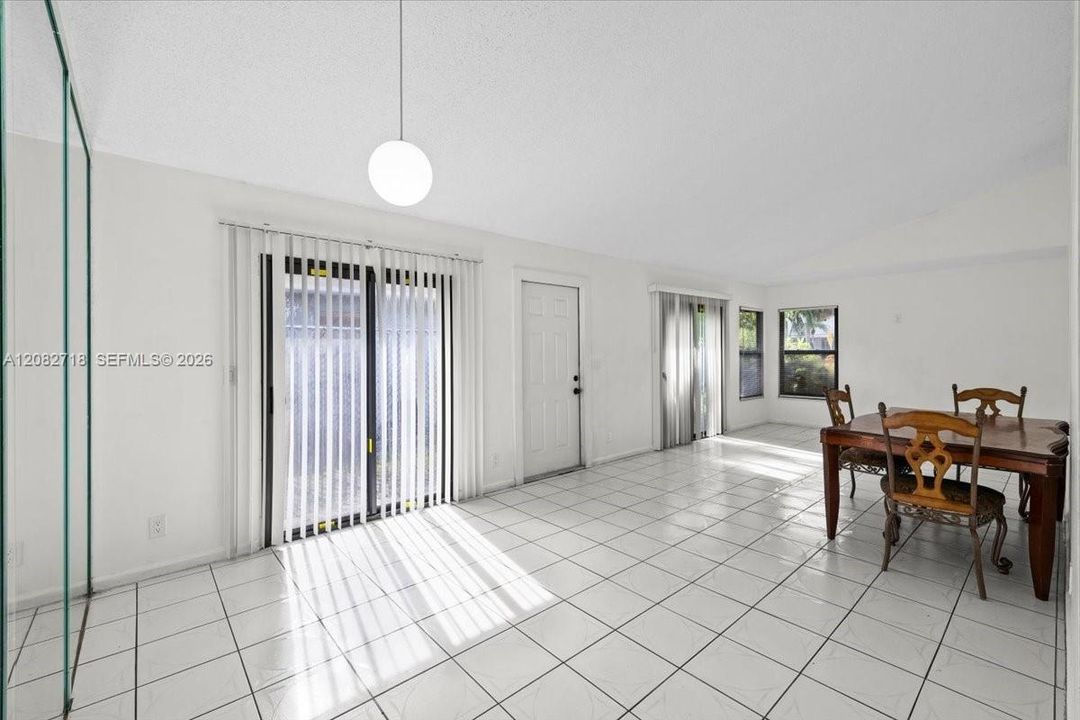 На продажу: $365,000 (3 спален, 2 ванн, 1150 Квадратных фут)