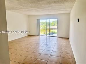 На продажу: $151,900 (2 спален, 2 ванн, 1220 Квадратных фут)