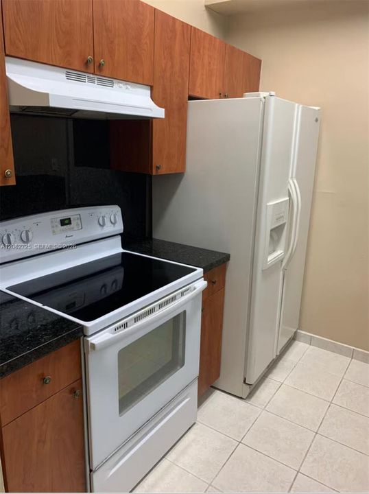 4 of 4: Image depicting the Kitchen and Snack Counter Area.
