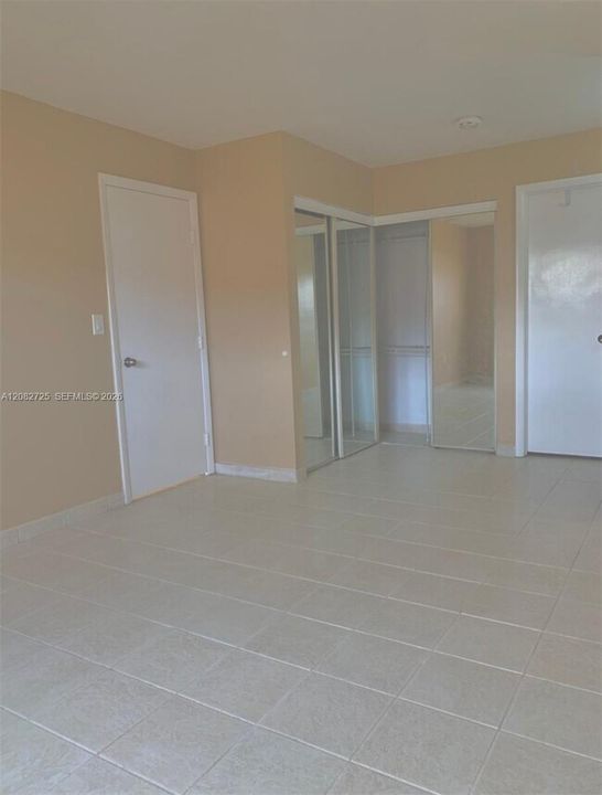 4 of 5 : Image depicting the Primary Bedroom Suite.