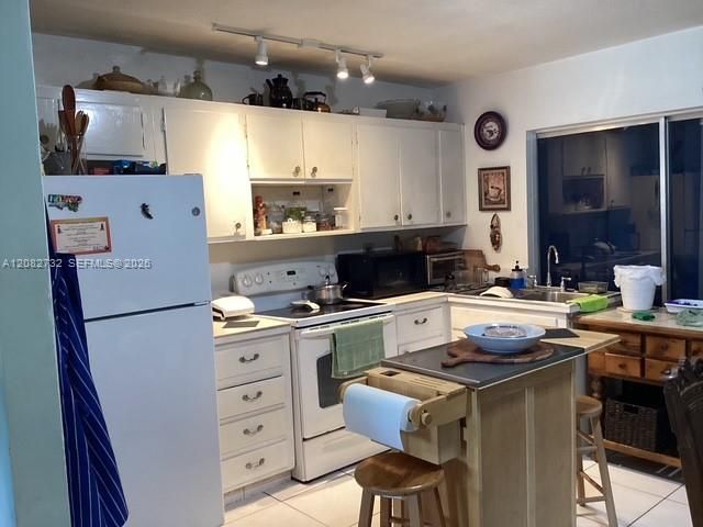 На продажу: $315,000 (2 спален, 2 ванн, 1150 Квадратных фут)