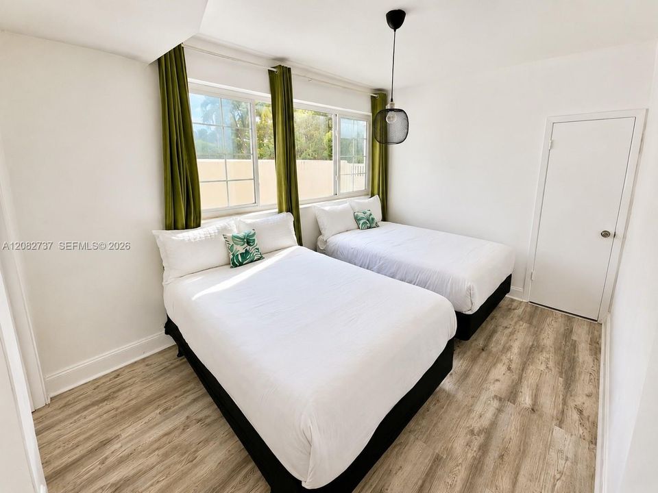 For Rent: $2,250 (1 beds, 1 baths, 670 Square Feet)