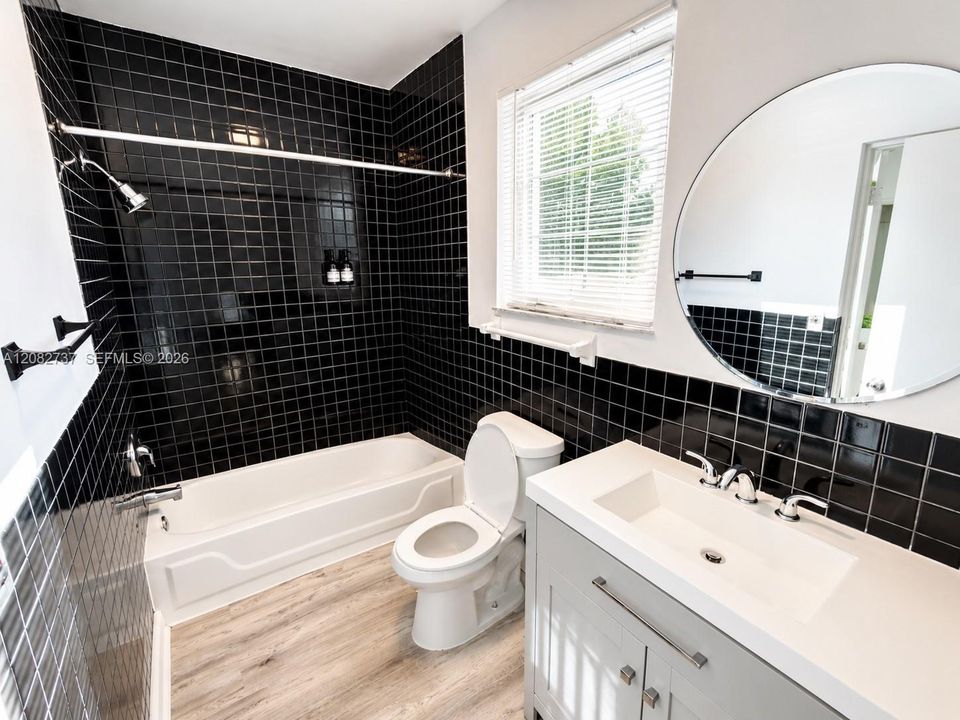 For Rent: $2,250 (1 beds, 1 baths, 670 Square Feet)