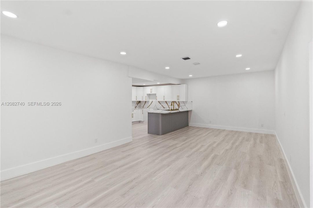 En Venta: $760,000 (5 camas, 3 baños, 2292 Pies cuadrados)
