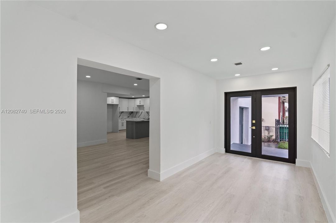 En Venta: $760,000 (5 camas, 3 baños, 2292 Pies cuadrados)