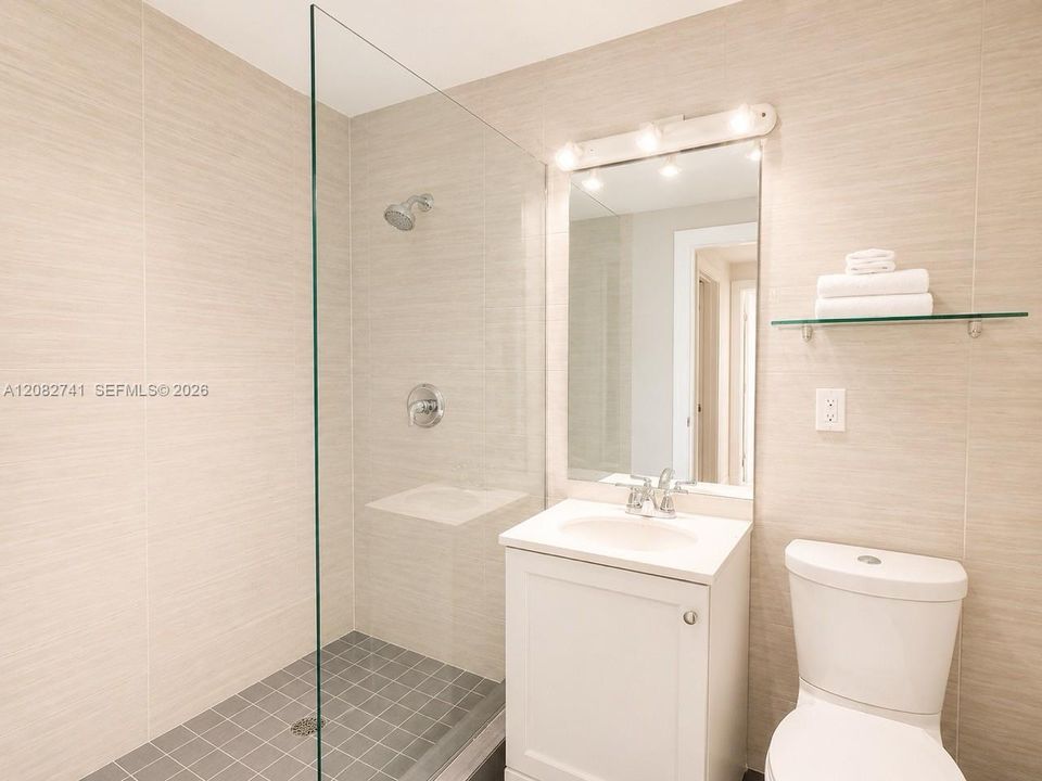 For Rent: $1,945 (1 beds, 1 baths, 671 Square Feet)