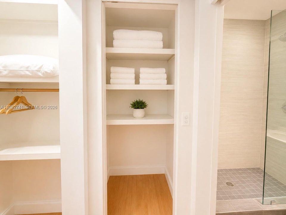 For Rent: $1,945 (1 beds, 1 baths, 671 Square Feet)