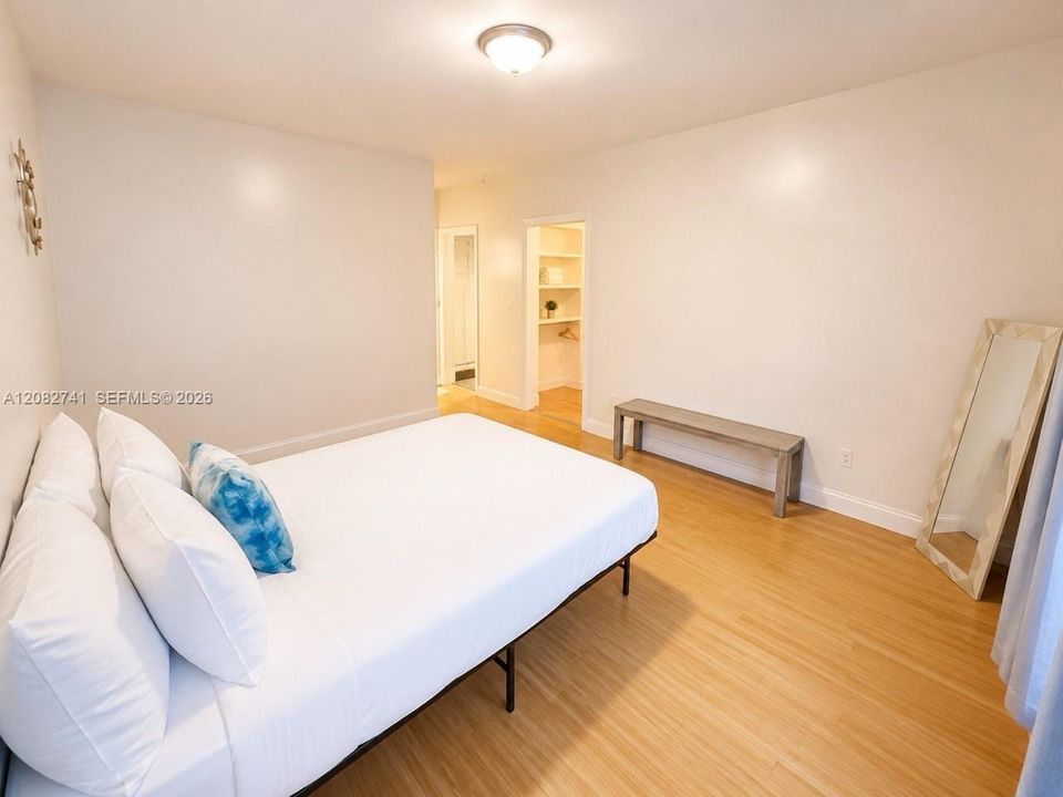 For Rent: $1,945 (1 beds, 1 baths, 671 Square Feet)