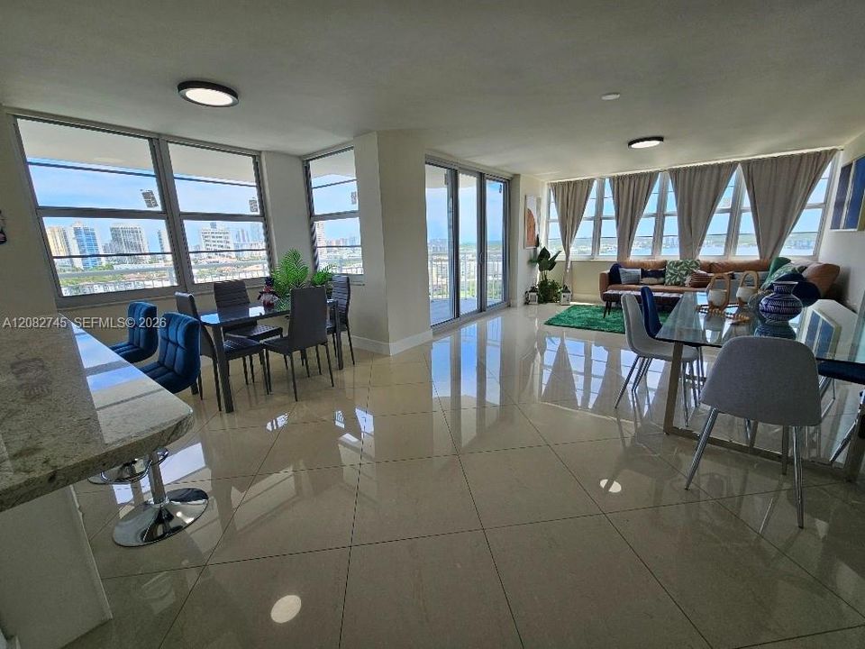 В аренду: $2,800 (2 спален, 2 ванн, 1605 Квадратных фут)