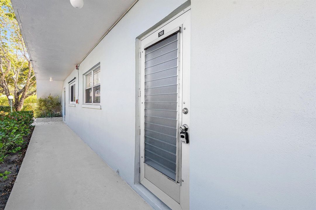 003-2440Southwest22ndAvenue-703-DelrayBe