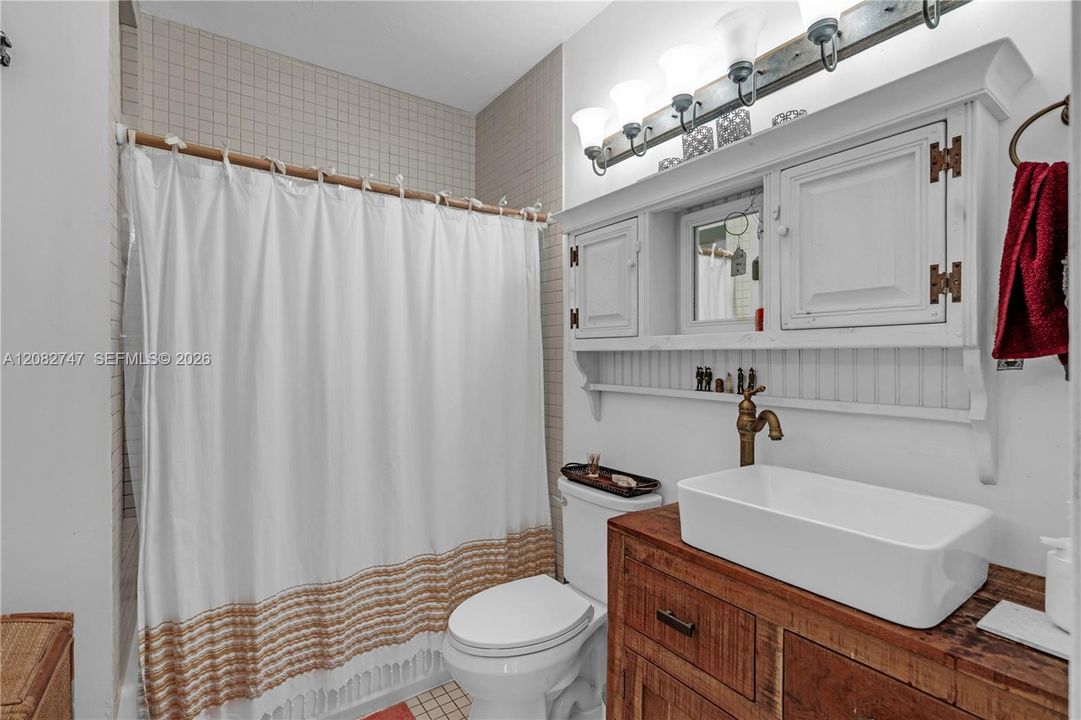 For Rent: $6,500 (2 beds, 1 baths, 1414 Square Feet)