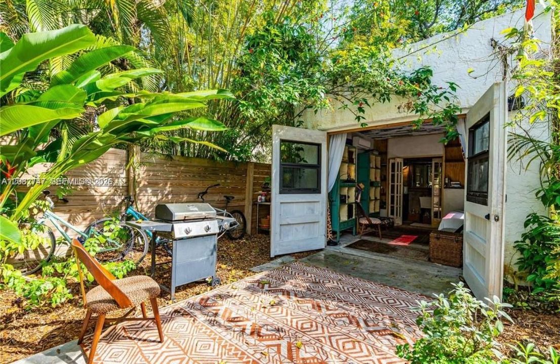 For Rent: $6,500 (2 beds, 1 baths, 1414 Square Feet)