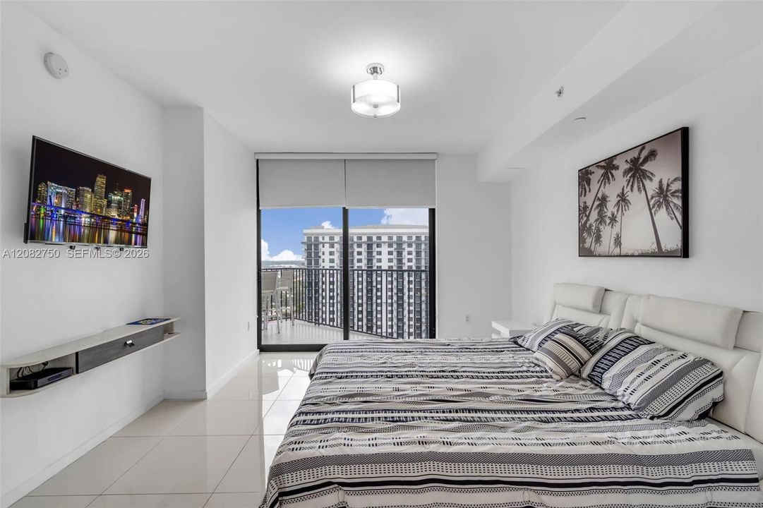 En Venta: $494,500 (2 camas, 2 baños, 950 Pies cuadrados)