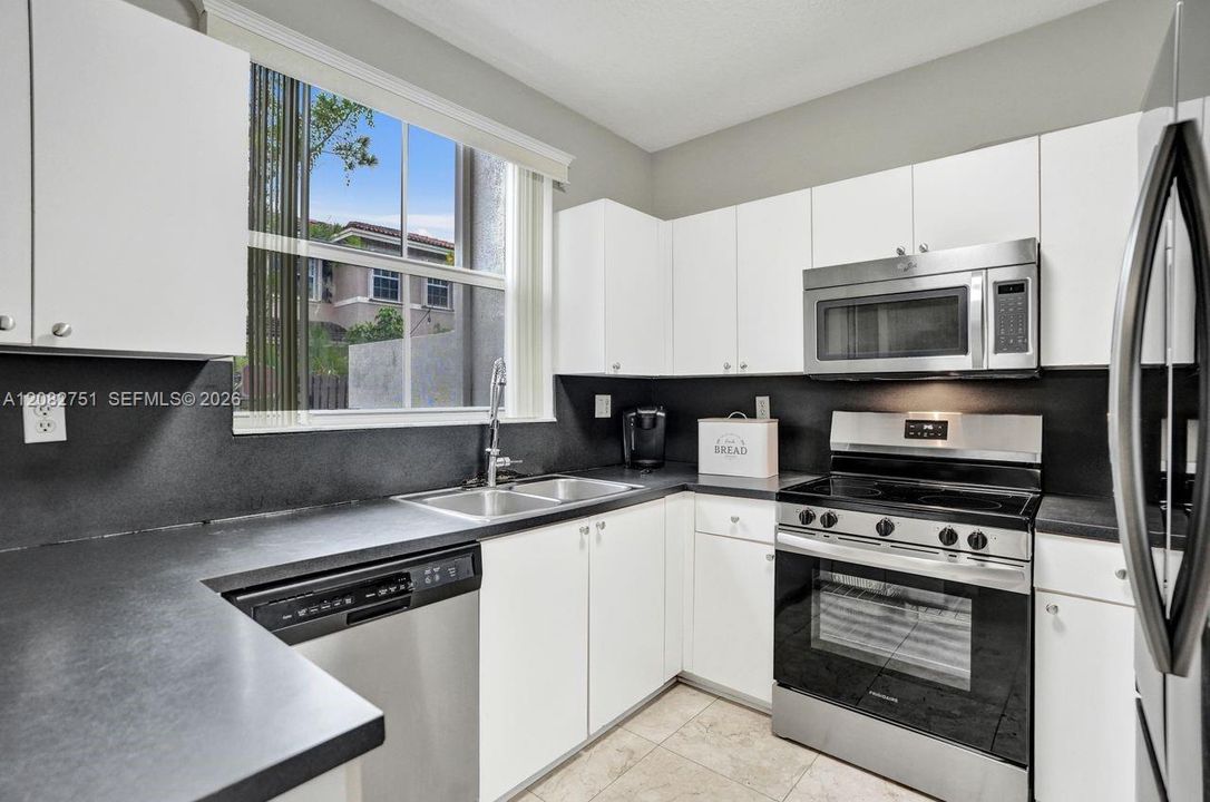 For Sale: $505,000 (3 beds, 2 baths, 1480 Square Feet)