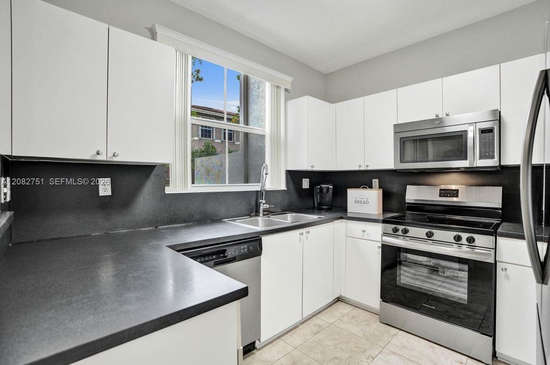 For Sale: $505,000 (3 beds, 2 baths, 1480 Square Feet)