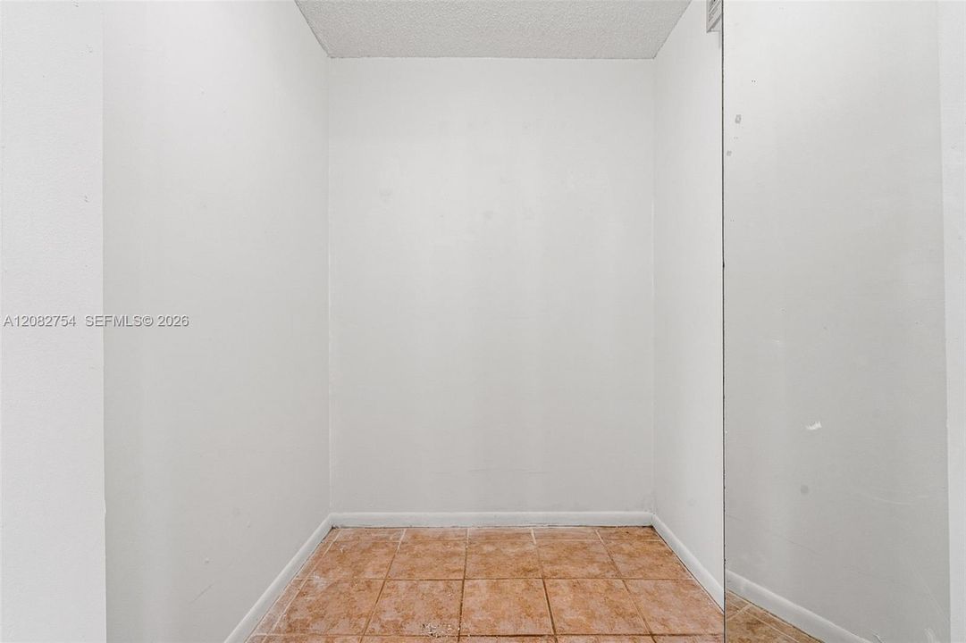For Sale: $365,000 (2 beds, 2 baths, 1163 Square Feet)