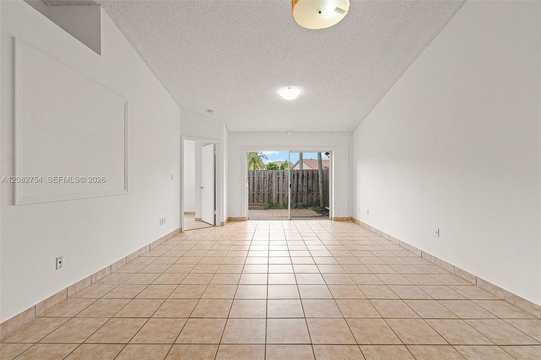 For Sale: $365,000 (2 beds, 2 baths, 1163 Square Feet)