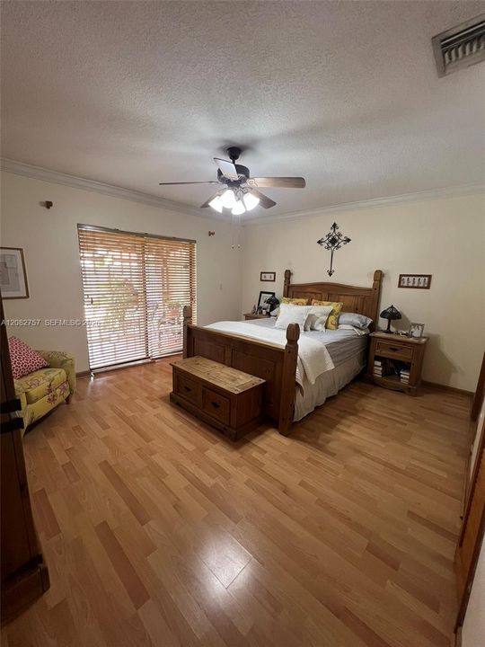 На продажу: $699,900 (3 спален, 2 ванн, 1584 Квадратных фут)
