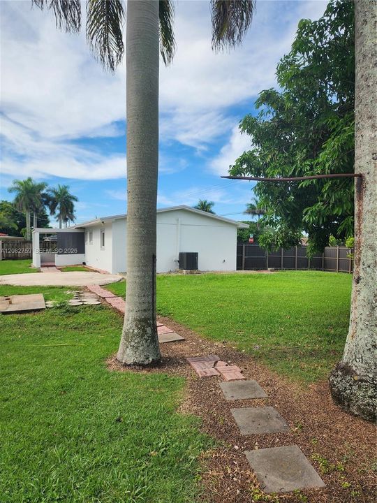 En Venta: $630,000 (4 camas, 3 baños, 0 Pies cuadrados)