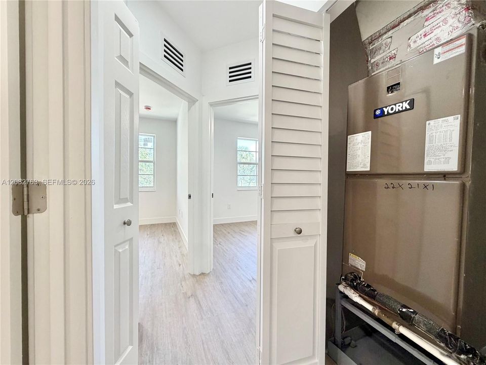 На продажу: $409,990 (3 спален, 2 ванн, 1669 Квадратных фут)