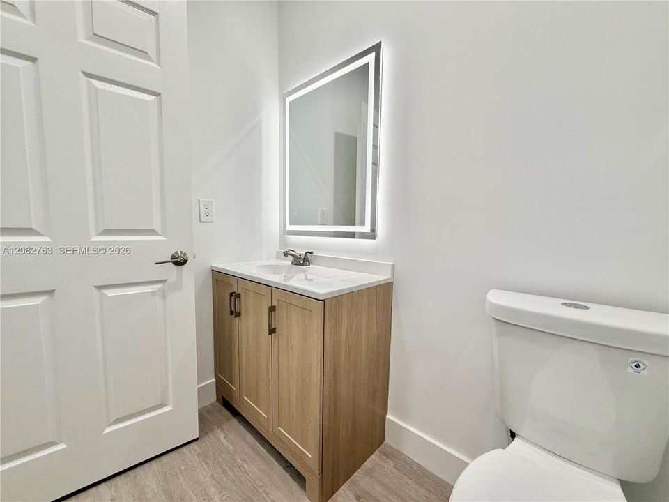 На продажу: $409,990 (3 спален, 2 ванн, 1669 Квадратных фут)