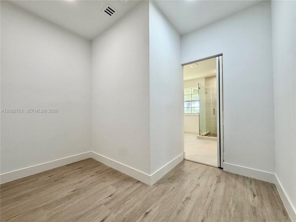 На продажу: $409,990 (3 спален, 2 ванн, 1669 Квадратных фут)