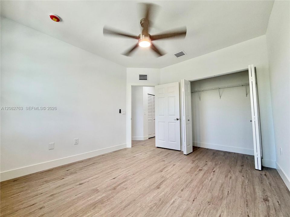 На продажу: $409,990 (3 спален, 2 ванн, 1669 Квадратных фут)