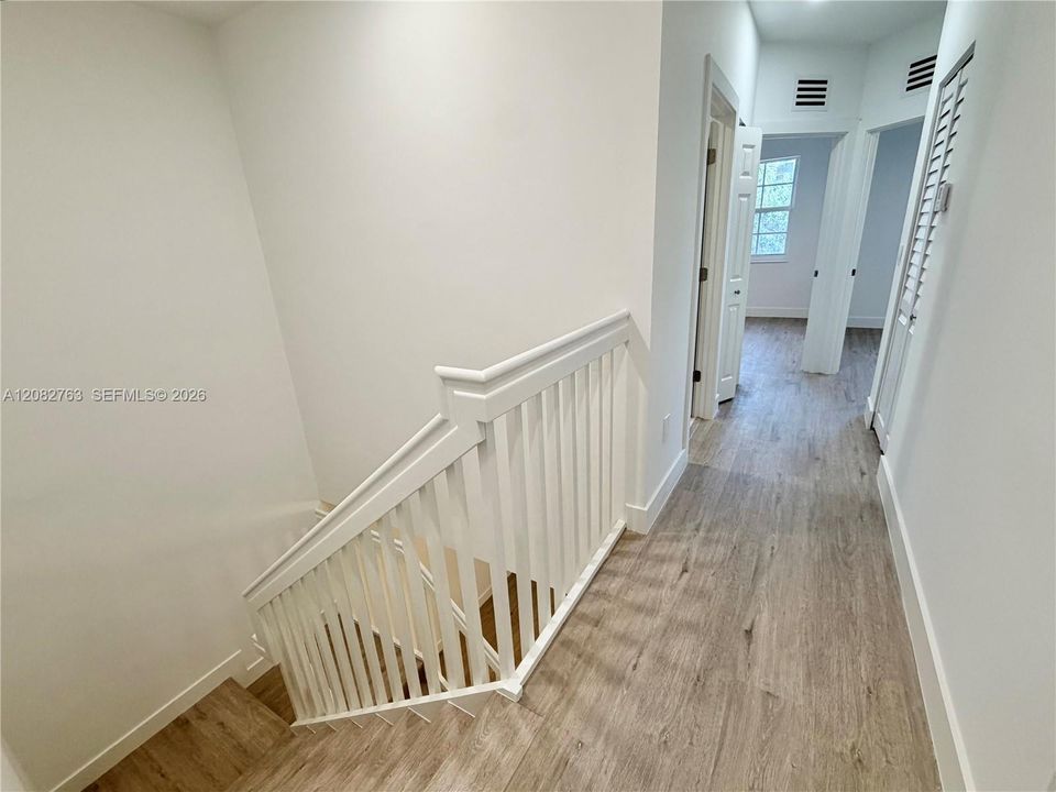 На продажу: $409,990 (3 спален, 2 ванн, 1669 Квадратных фут)