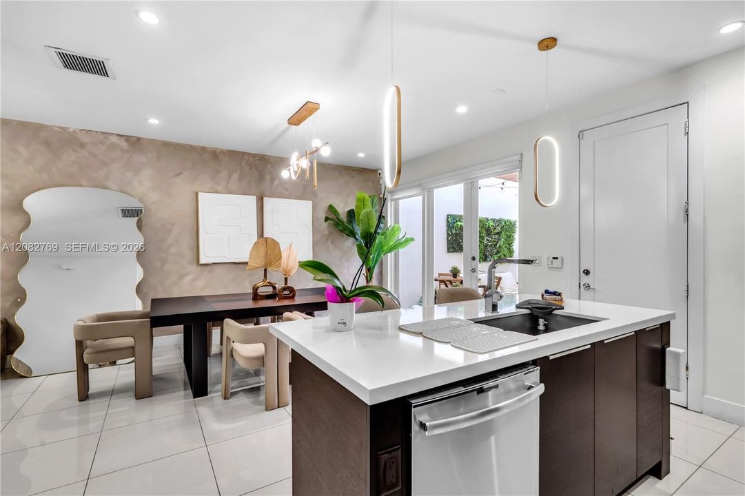 For Sale: $849,000 (4 beds, 3 baths, 1862 Square Feet)