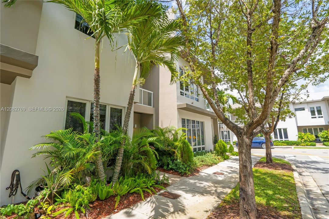 For Sale: $849,000 (4 beds, 3 baths, 1862 Square Feet)
