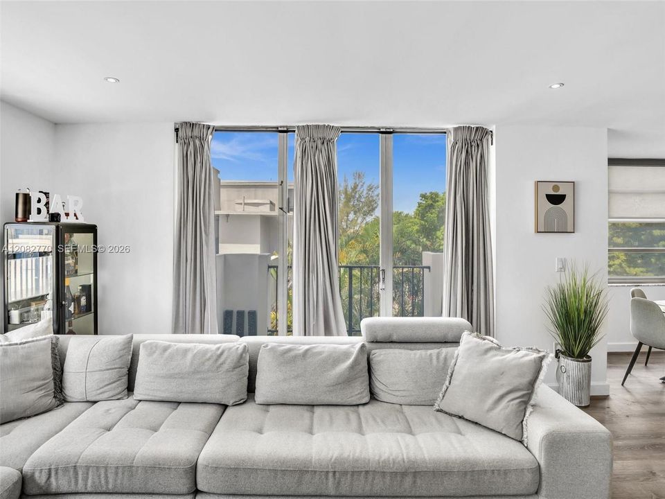For Sale: $260,000 (2 beds, 2 baths, 1300 Square Feet)