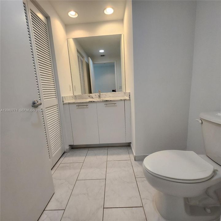 1/2 Bath