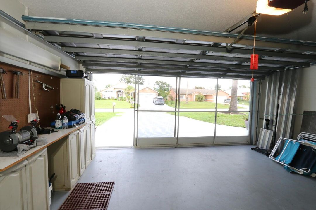 CLEAN ORGANIZED GARAGE