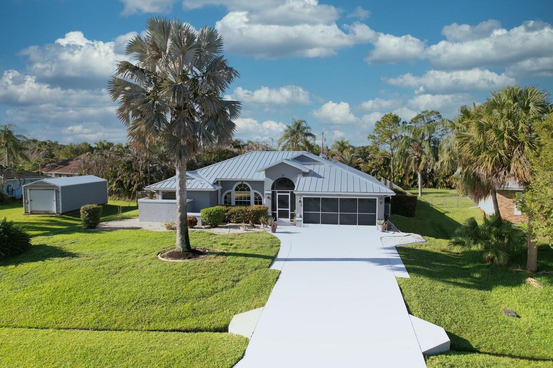 BEAUTIFUL CURB APPEAL!