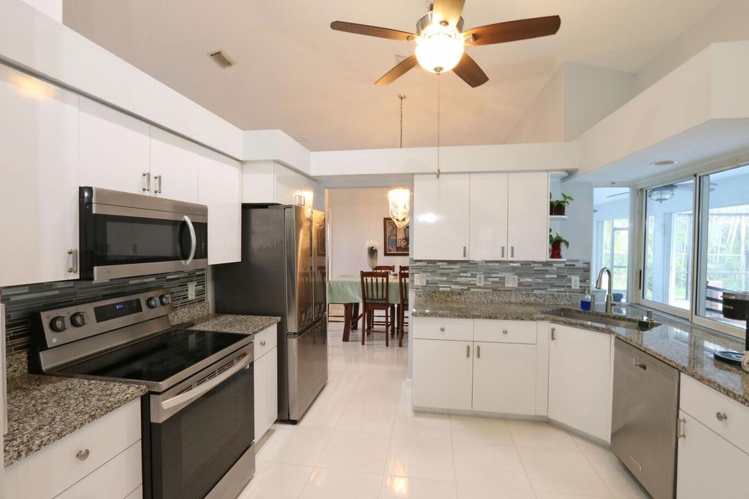UPGRADED KITCHEN!